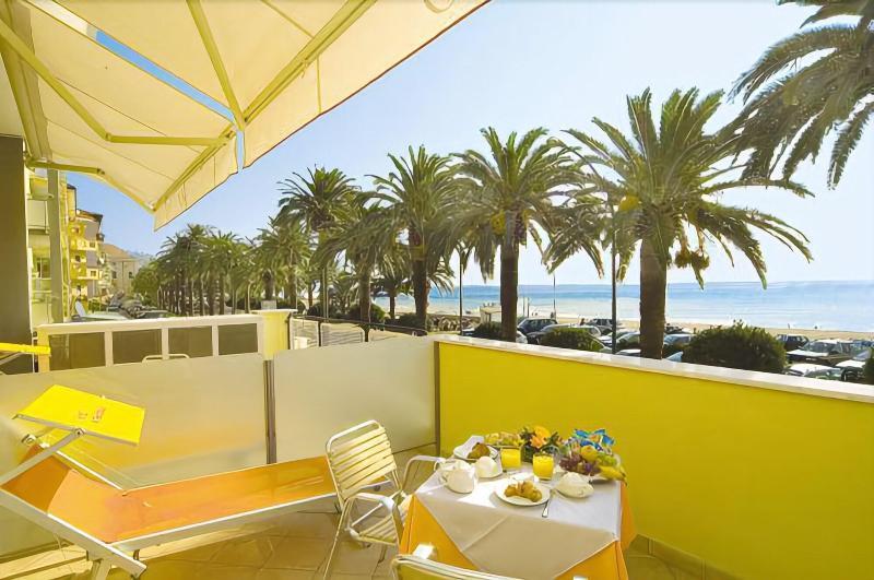 Hotel Internazionale Finale Ligure Exterior foto